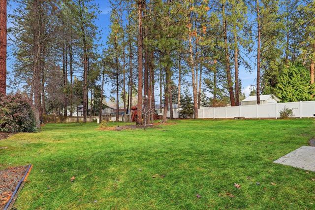 711 E Bedivere Dr, Spokane, WA 99218