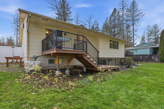 711 E Bedivere Dr, Spokane, WA 99218