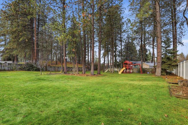 711 E Bedivere Dr, Spokane, WA 99218