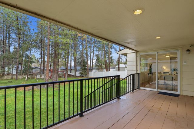 711 E Bedivere Dr, Spokane, WA 99218