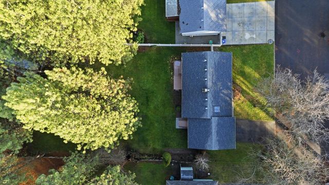 711 E Bedivere Dr, Spokane, WA 99218