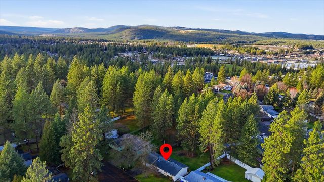 711 E Bedivere Dr, Spokane, WA 99218