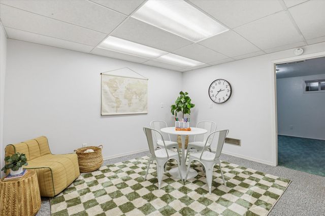 711 E Bedivere Dr, Spokane, WA 99218