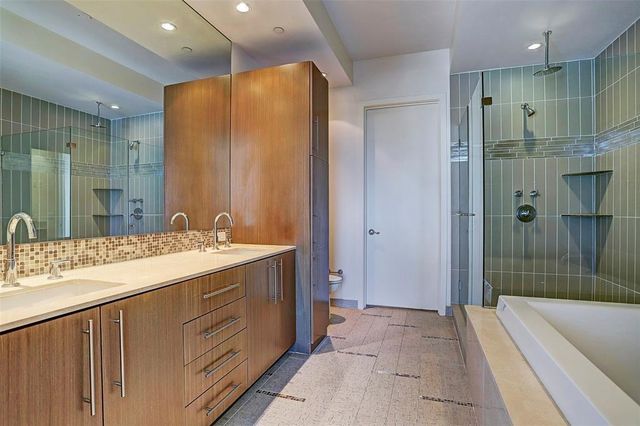 1600 Post Oak Boulevard 904, Houston, TX 77056