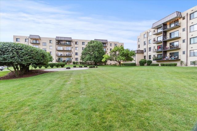 5840 W 104th Street 212, Oak Lawn, IL 60453