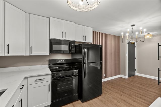 5840 W 104th Street 212, Oak Lawn, IL 60453