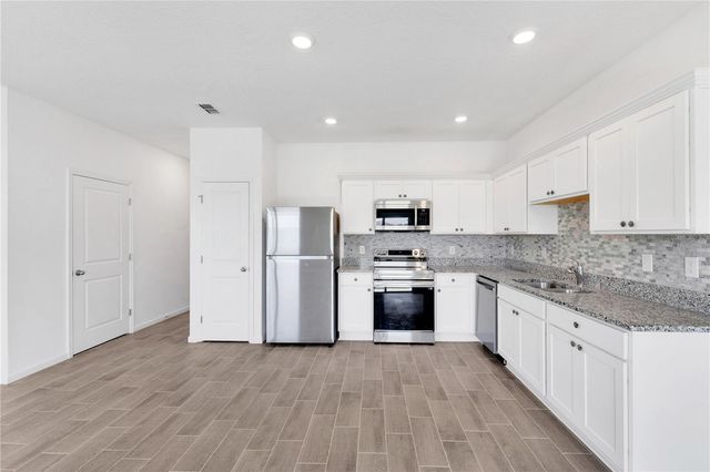 5913 PINEY SHRUB PLACE, St Cloud, FL 34771