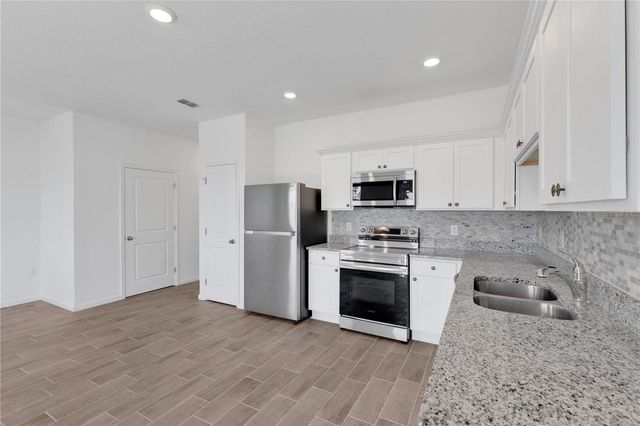 5913 PINEY SHRUB PLACE, St Cloud, FL 34771
