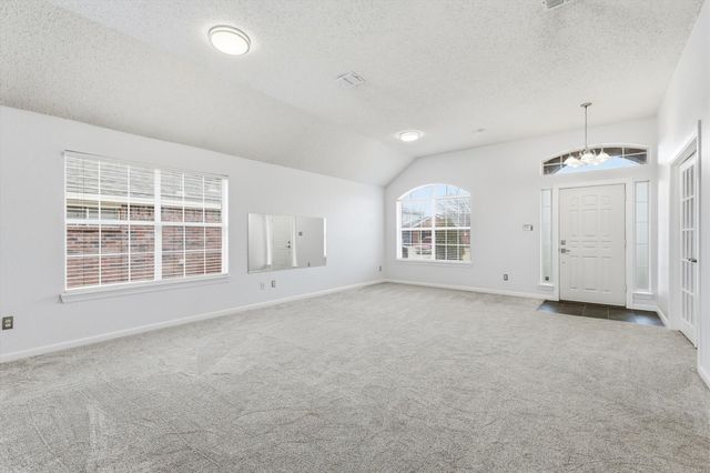 218 Quail Meadows Lane, Arlington, TX 76002