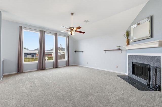 218 Quail Meadows Lane, Arlington, TX 76002