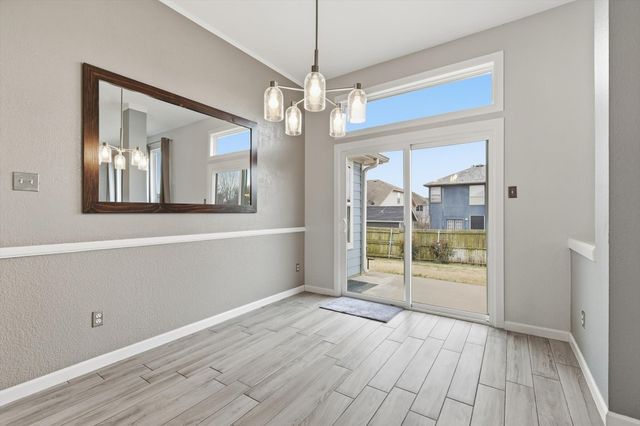 218 Quail Meadows Lane, Arlington, TX 76002