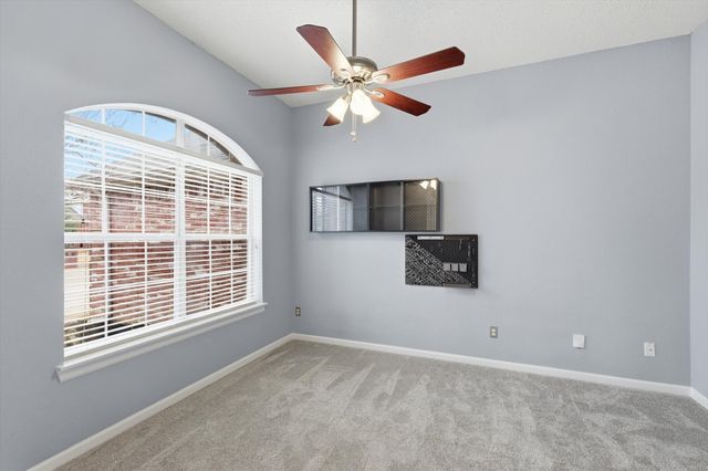 218 Quail Meadows Lane, Arlington, TX 76002