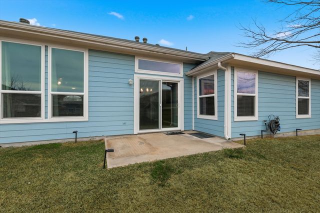 218 Quail Meadows Lane, Arlington, TX 76002