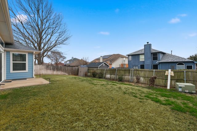 218 Quail Meadows Lane, Arlington, TX 76002