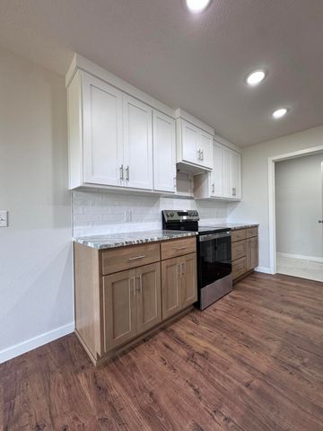 355 Division Street, Sparta, MO 65753