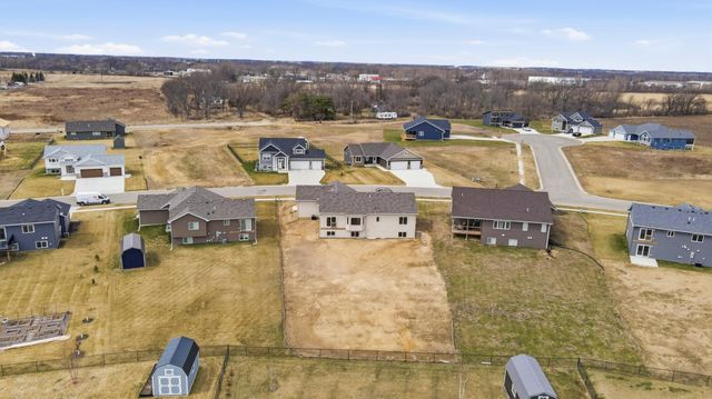 1306 18th Street NE, Austin, MN 55912