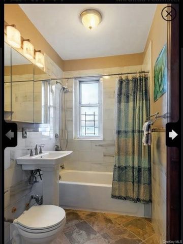79-01 35 Avenue 5H, Jackson Heights, NY 11372