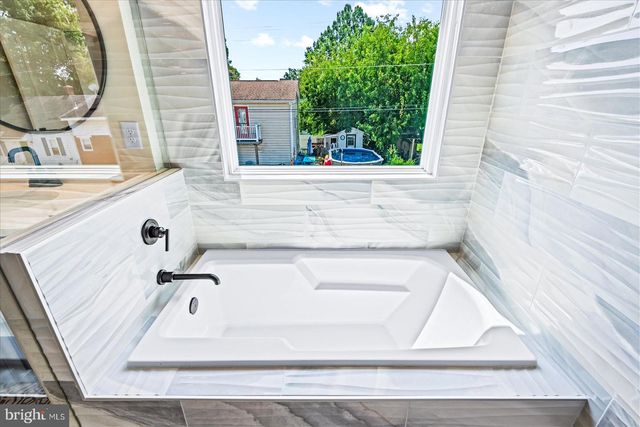 700 TAGGART ST, Colonial Beach, VA 22443