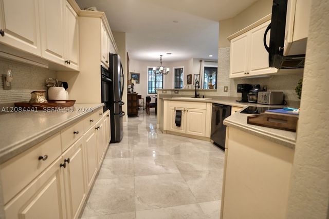 2706 Kinsington Cir 23-2, Weston, FL 33332