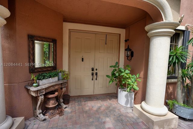 2706 Kinsington Cir 23-2, Weston, FL 33332