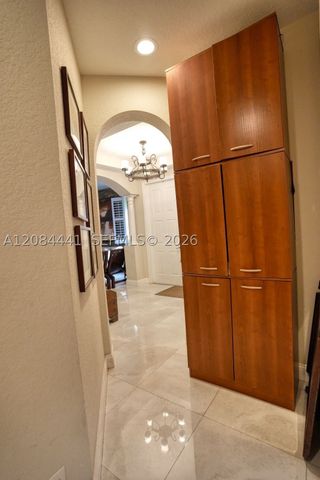 2706 Kinsington Cir 23-2, Weston, FL 33332