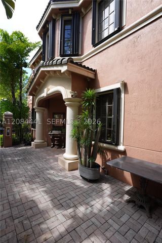 2706 Kinsington Cir 23-2, Weston, FL 33332