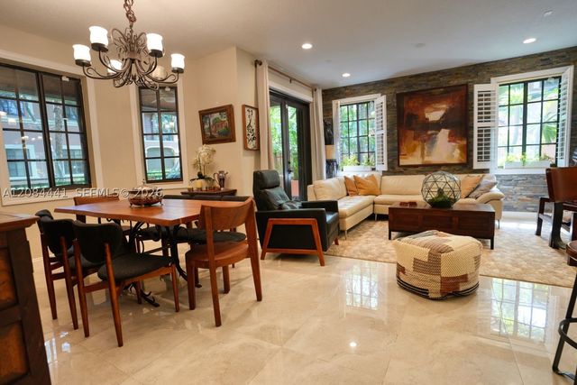 2706 Kinsington Cir 23-2, Weston, FL 33332