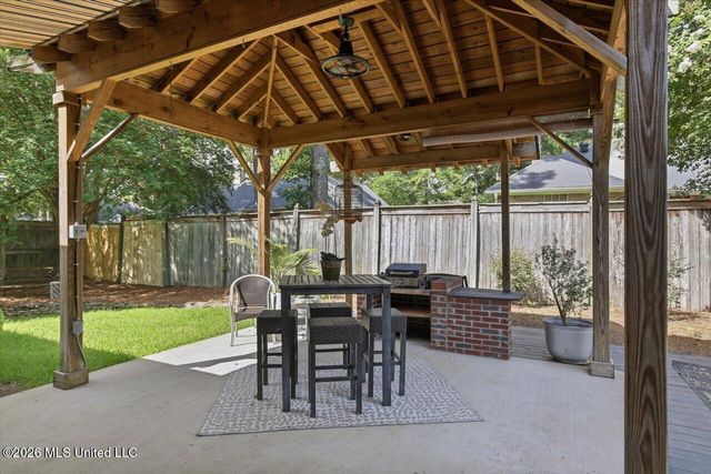 520 Heatherstone Court, Ridgeland, MS 39157