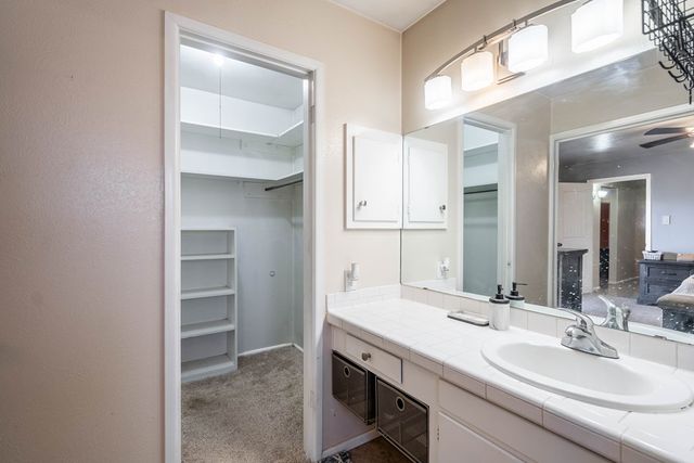 3320 W Dengar Ave, Midland, TX 79707