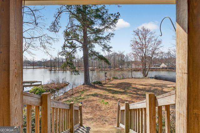 252 Lakeview Drive, Locust Grove, GA 30248