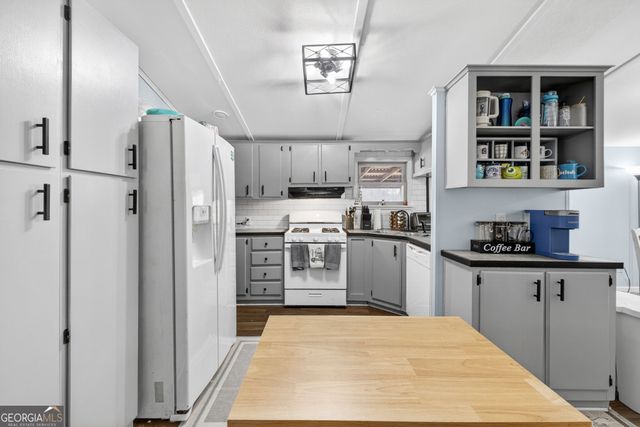 252 Lakeview Drive, Locust Grove, GA 30248