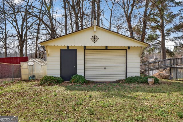 252 Lakeview Drive, Locust Grove, GA 30248