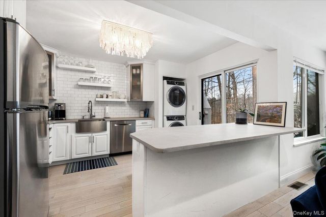 23 Waters Edge, Chappaqua, NY 10514