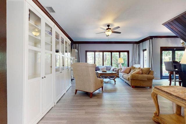 1009 S Indian River Drive, Fort Pierce, FL 34950