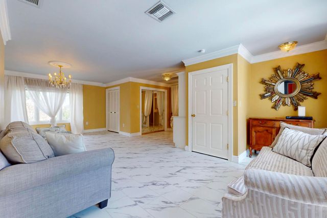 1009 S Indian River Drive, Fort Pierce, FL 34950
