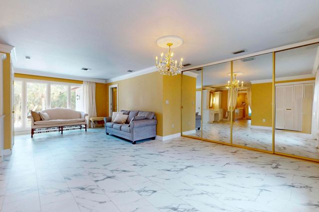 1009 S Indian River Drive, Fort Pierce, FL 34950