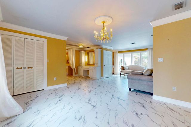1009 S Indian River Drive, Fort Pierce, FL 34950