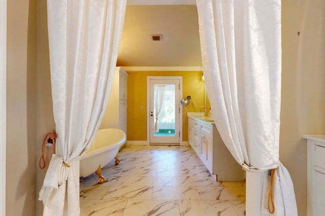 1009 S Indian River Drive, Fort Pierce, FL 34950