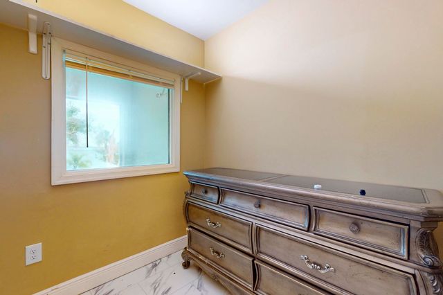1009 S Indian River Drive, Fort Pierce, FL 34950