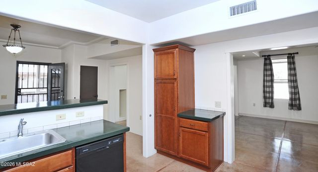 1040 E Halcyon Road, Tucson, AZ 85719