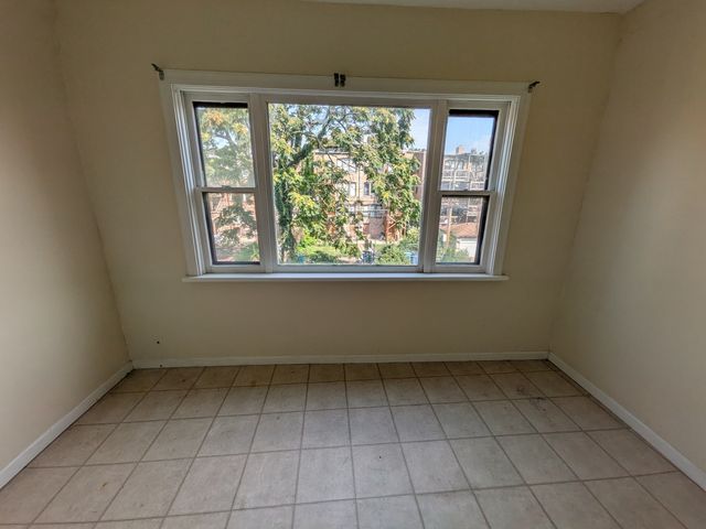 644 E 51st Street 2W, Chicago, IL 60615