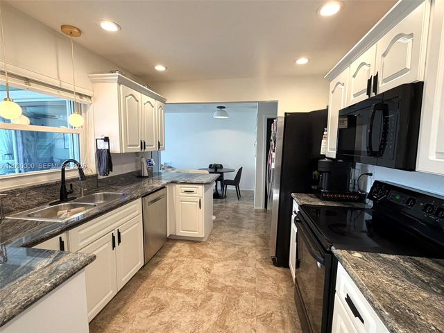 5704 SW 116th Ave, Cooper City, FL 33330