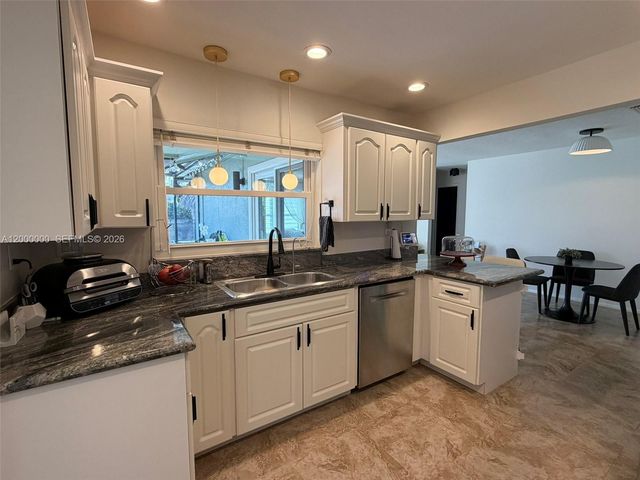 5704 SW 116th Ave, Cooper City, FL 33330