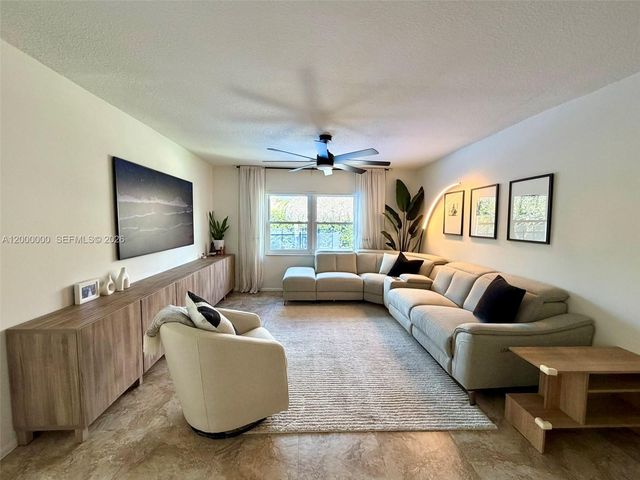 5704 SW 116th Ave, Cooper City, FL 33330