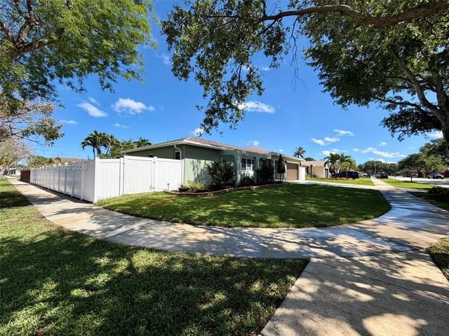 5704 SW 116th Ave, Cooper City, FL 33330