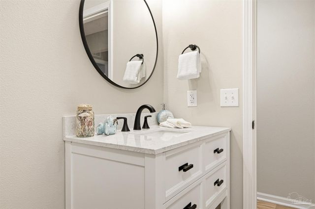 8801 Camshire Cir, Pensacola, FL 32507