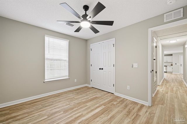 8801 Camshire Cir, Pensacola, FL 32507