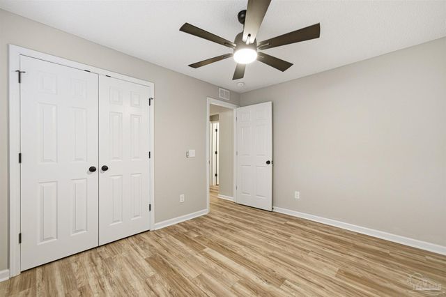 8801 Camshire Cir, Pensacola, FL 32507