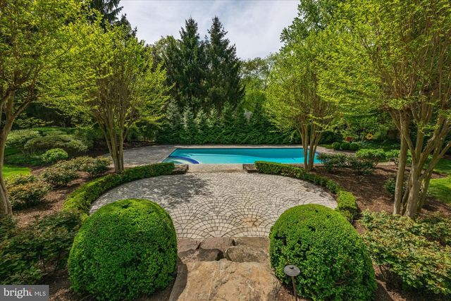 8405 BROOKEWOOD CT, Mclean, VA 22102