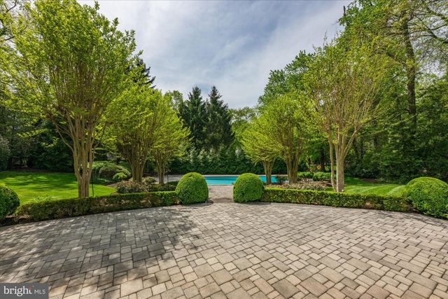 8405 BROOKEWOOD CT, Mclean, VA 22102